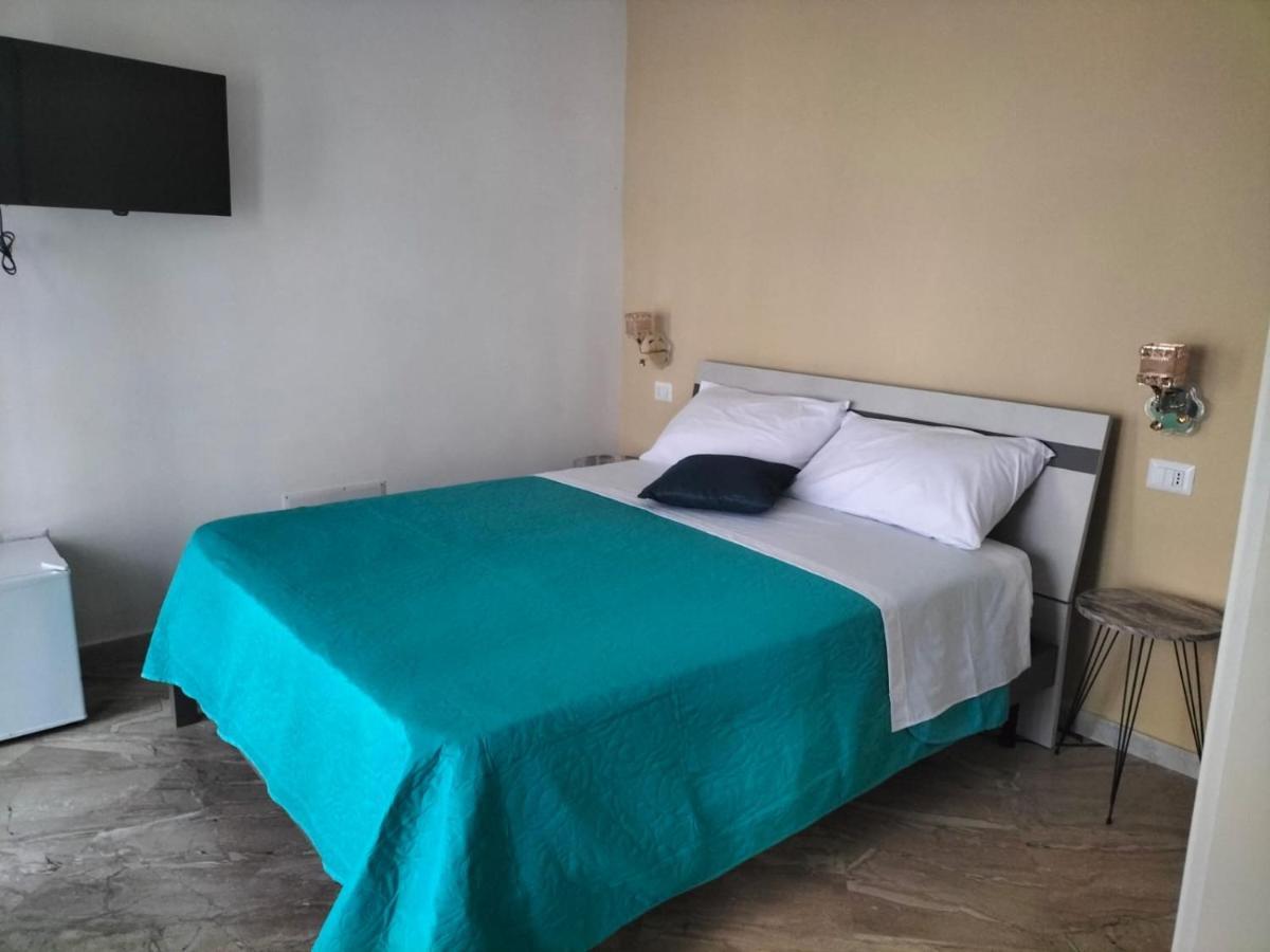 Al Centro Bed & Breakfast Формия Екстериор снимка